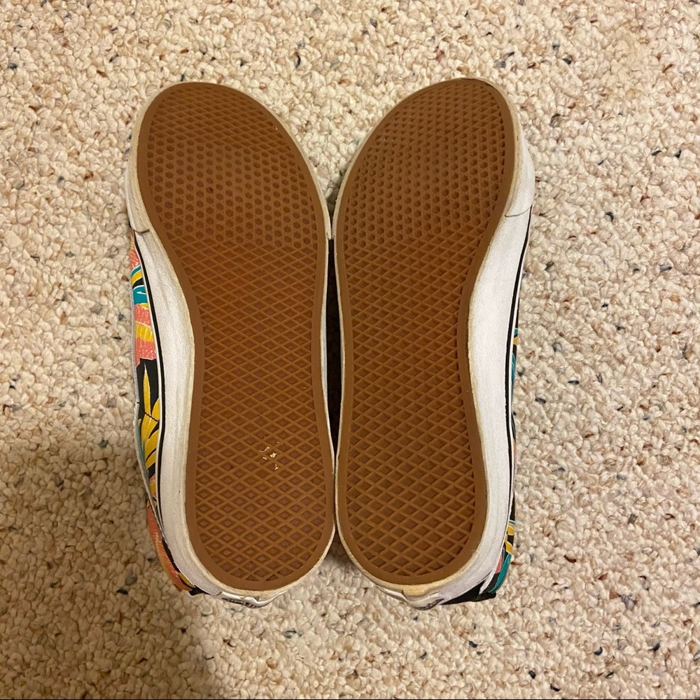 Vans - Picture 8 of 13